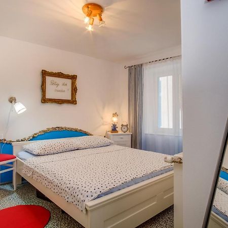וולי לוסיניי Apartments Kastel מראה חיצוני תמונה