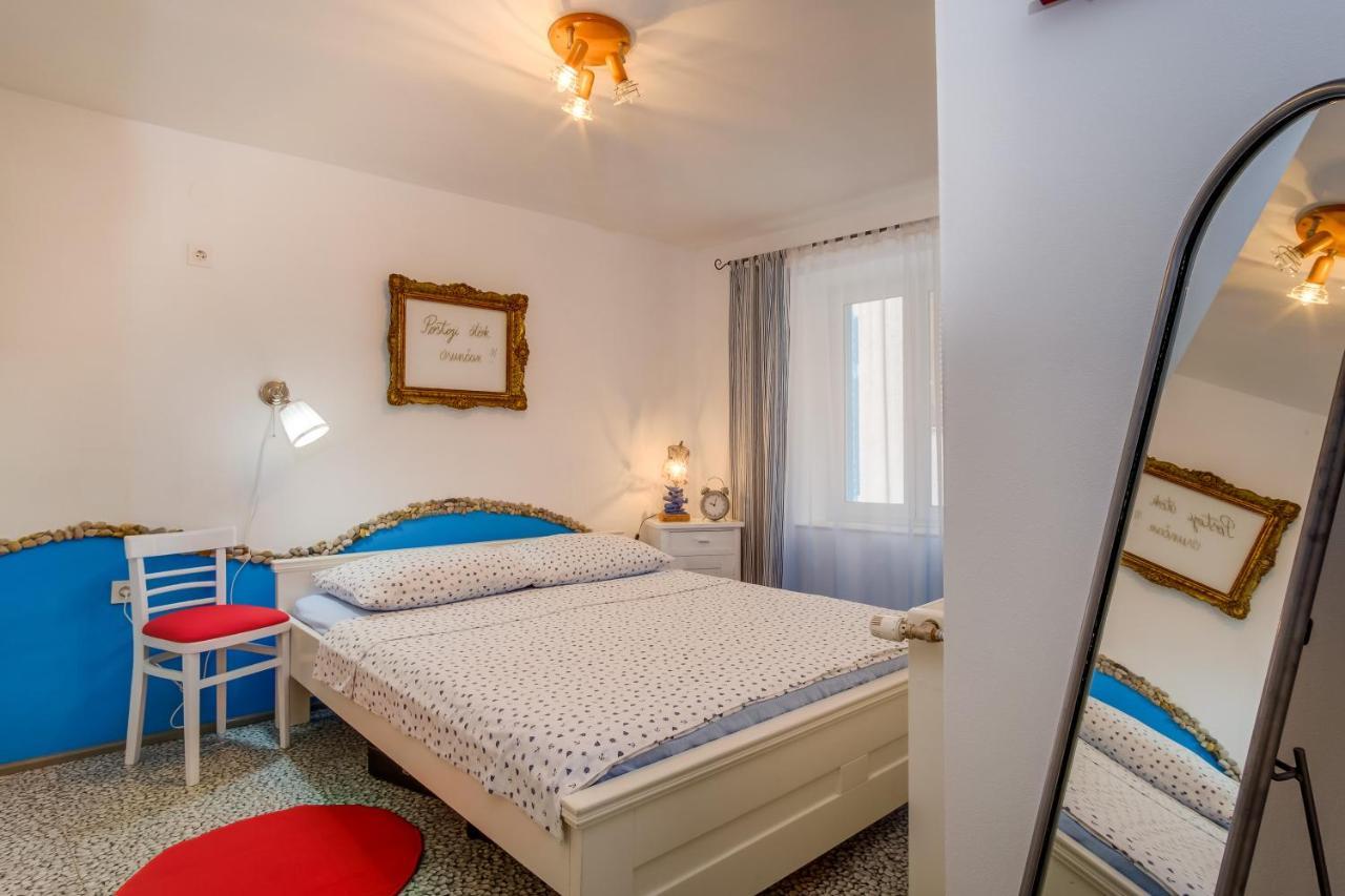 וולי לוסיניי Apartments Kastel מראה חיצוני תמונה