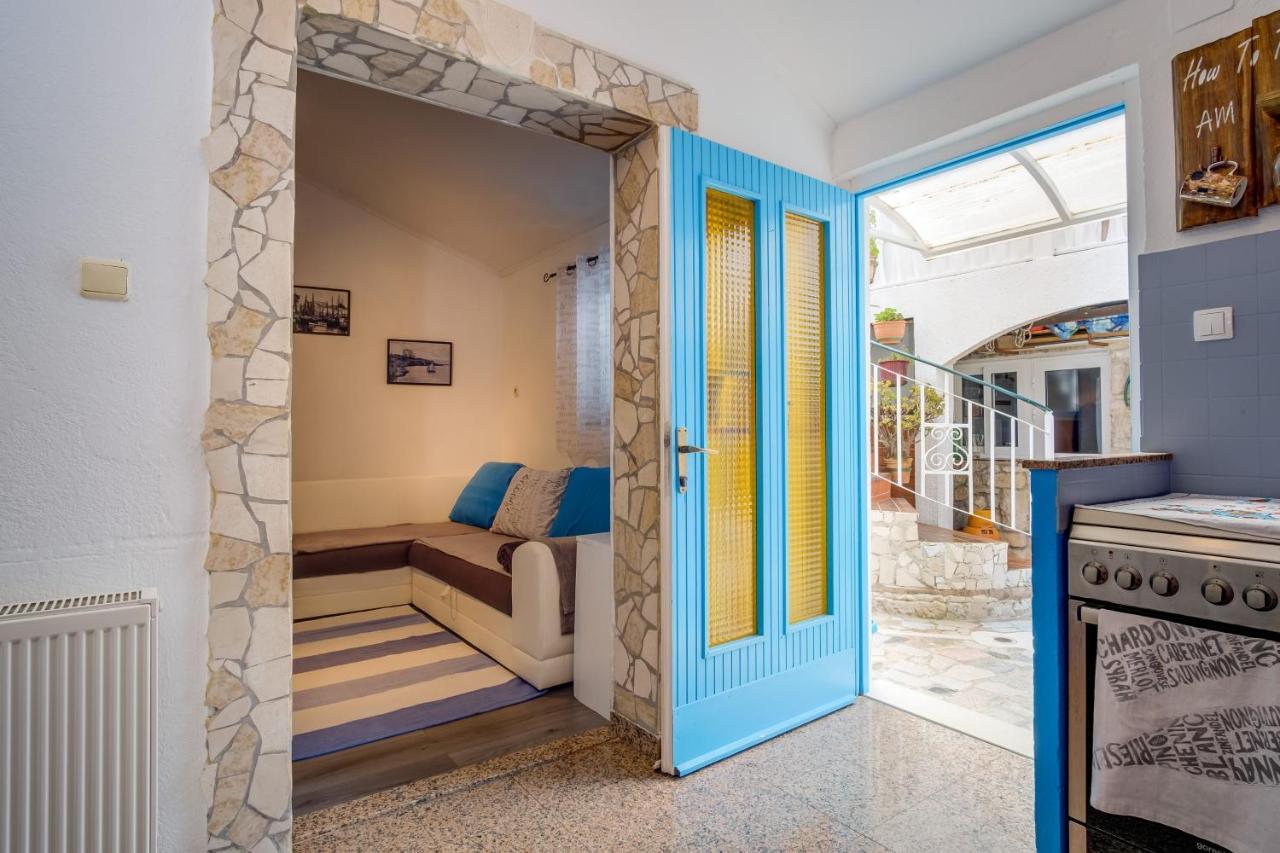 וולי לוסיניי Apartments Kastel מראה חיצוני תמונה