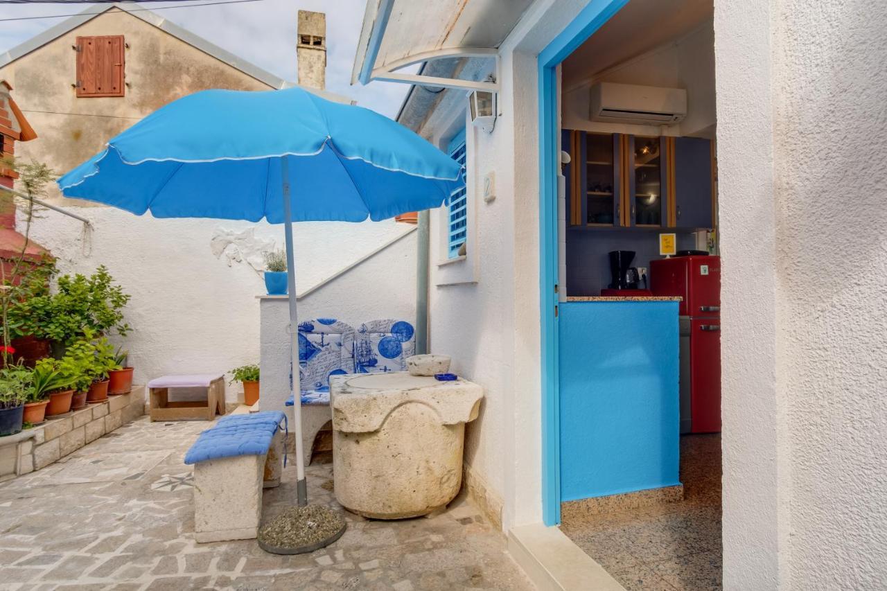 וולי לוסיניי Apartments Kastel מראה חיצוני תמונה