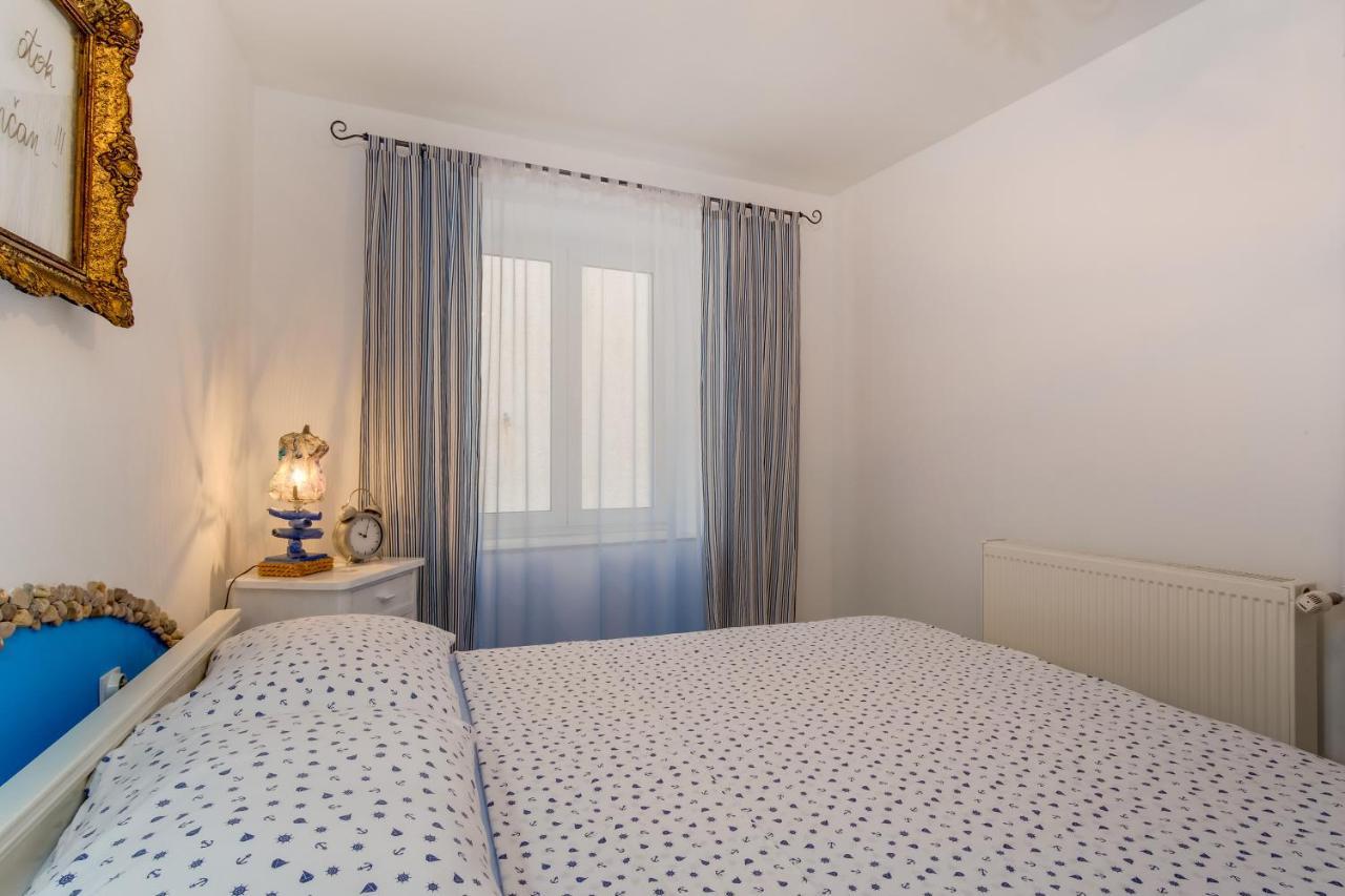 וולי לוסיניי Apartments Kastel מראה חיצוני תמונה