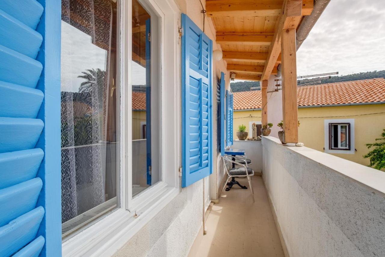 וולי לוסיניי Apartments Kastel מראה חיצוני תמונה