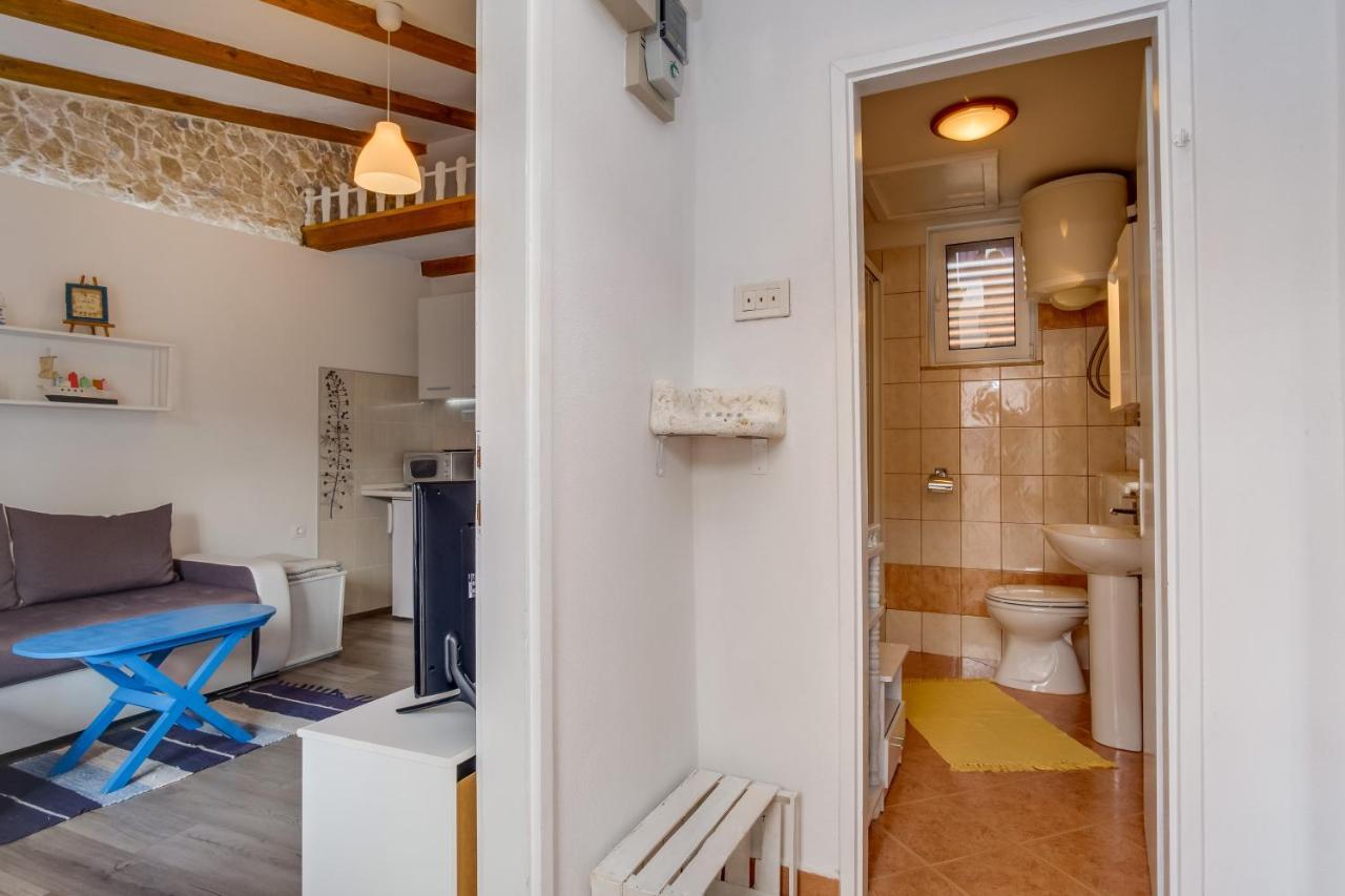וולי לוסיניי Apartments Kastel מראה חיצוני תמונה