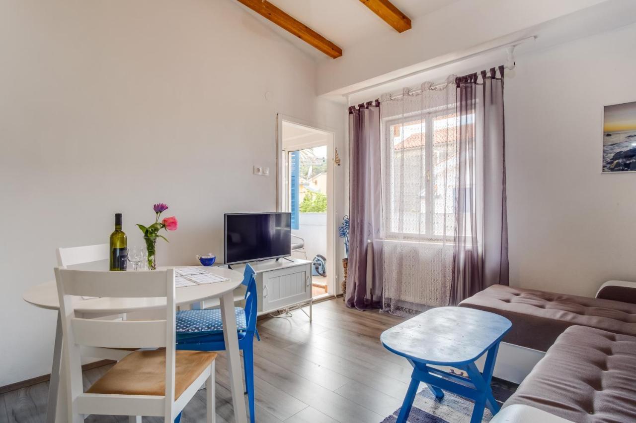 וולי לוסיניי Apartments Kastel מראה חיצוני תמונה