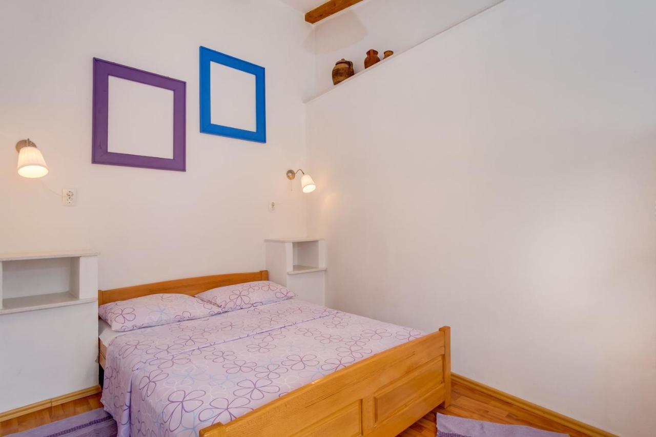וולי לוסיניי Apartments Kastel מראה חיצוני תמונה